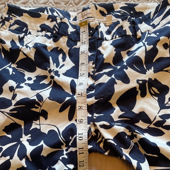 5 for $15 NWOT Bright and beautiful capri pants - Picture 5 of 6